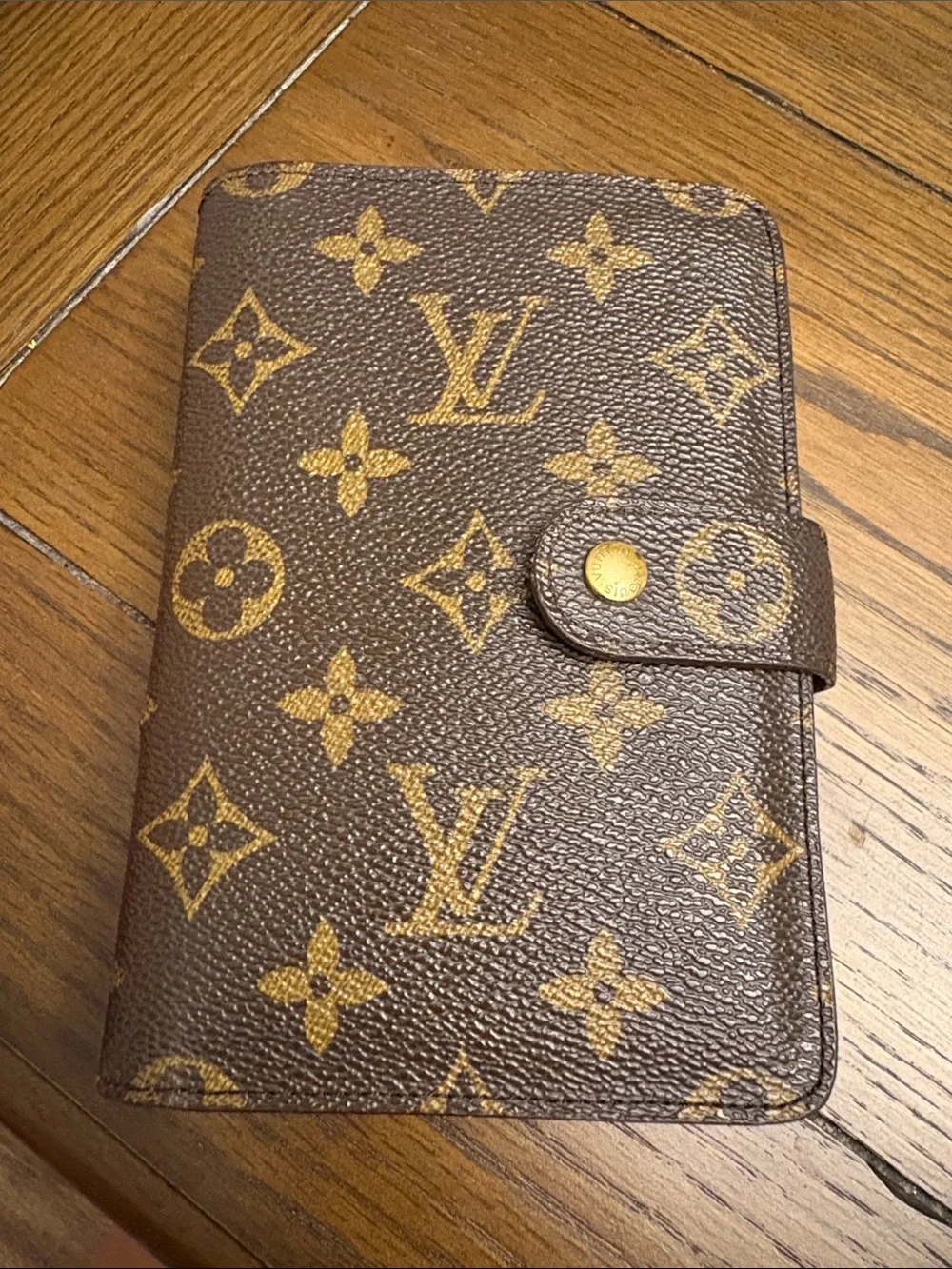 Louis Vuitton Monogram Canvas Snap Card wallet